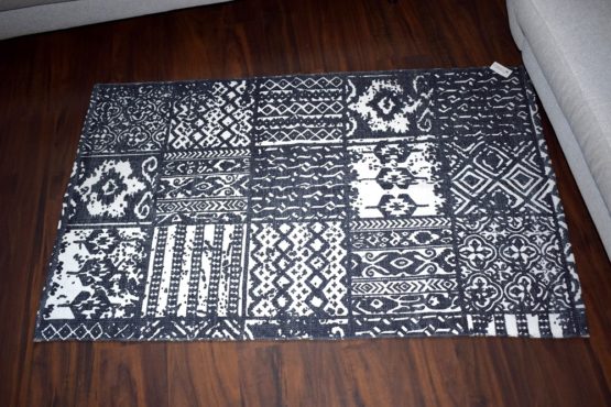 navy-flatweave-cotton-geometric-pattern-rug-90x150-cm