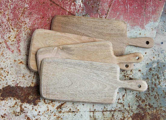 edha-chopping-board-handmade-mango-wood-nkuku