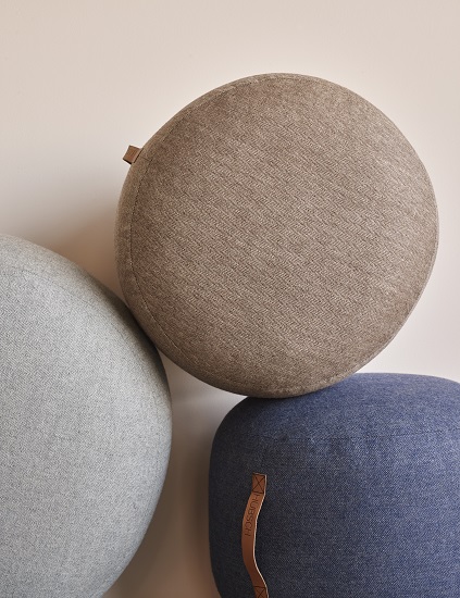 round-blue-herringbone-wool-pouf-with-leather-handle-strap-by-hubsch-copy