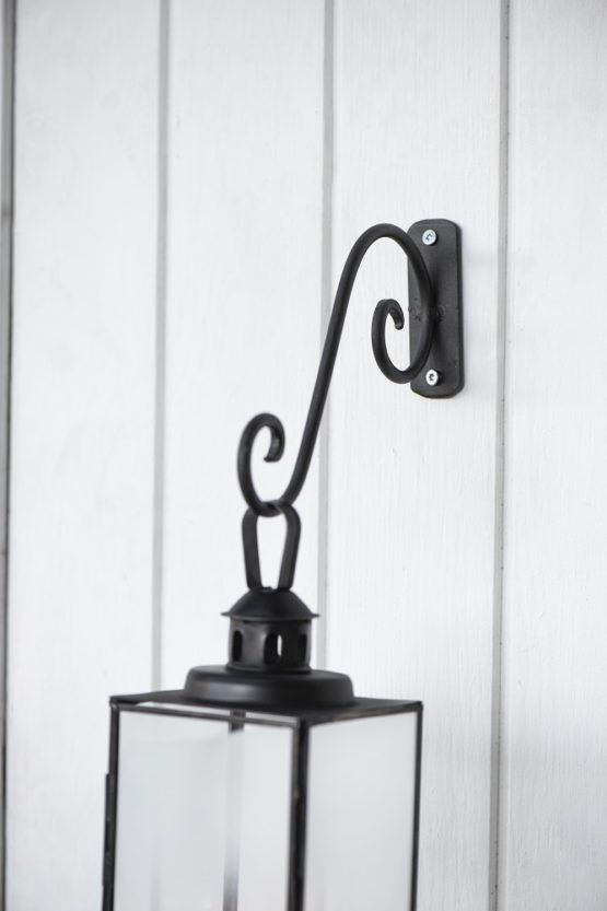 metal-lantern-wall-holder-black-by-ib-laursen-17-cm